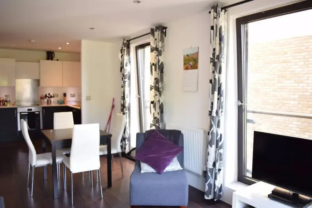 Modern 3 Bedroom Maisonette