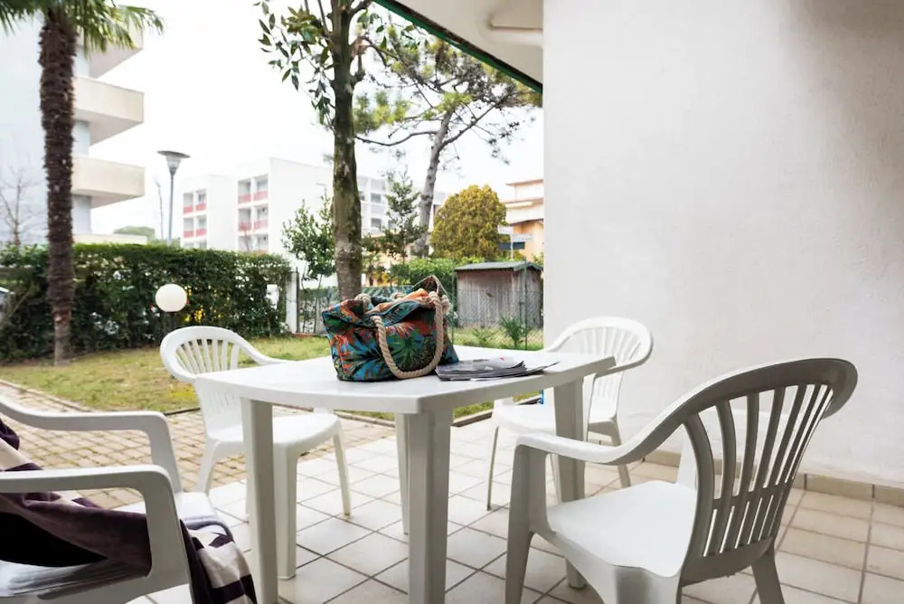 Luminous Apartment With Garden
