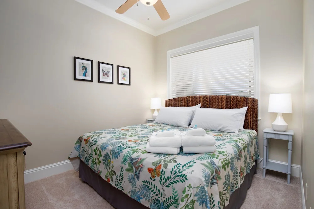 Gulf View Balconies! 3 Story Townhome With 4 Bedrooms, 4 Bathrooms! Sleeps 12