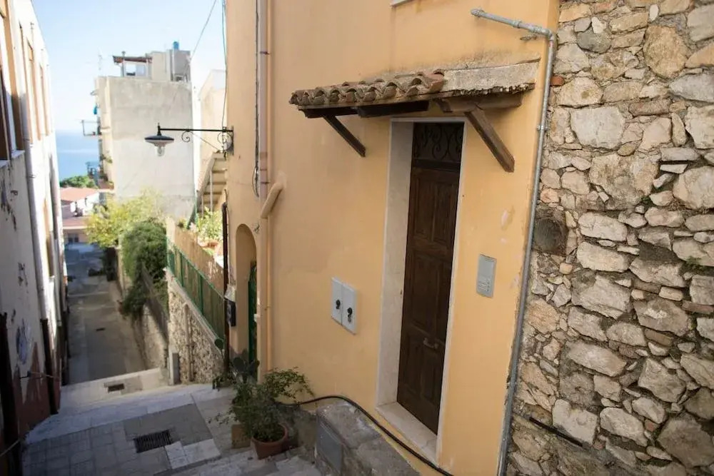 Tauromenion Guest House