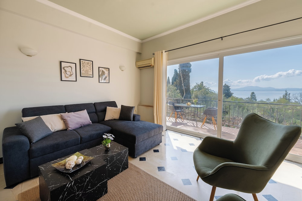 The 7 Trees Apartments by Konnect, Nisaki