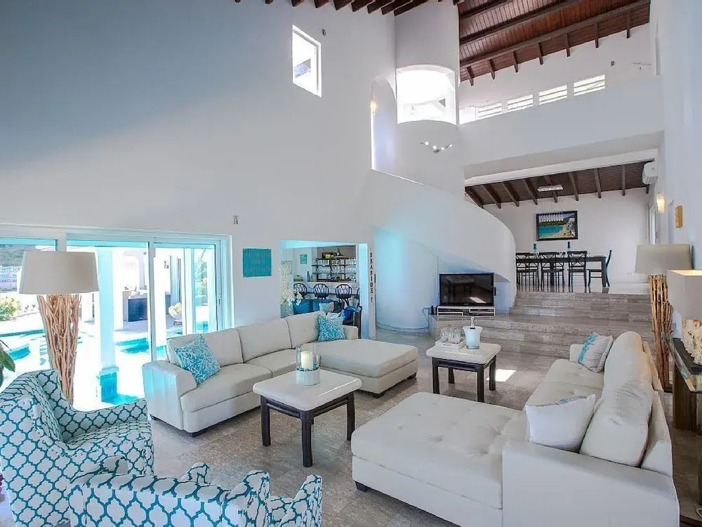 Beachfront Villa FantaSea