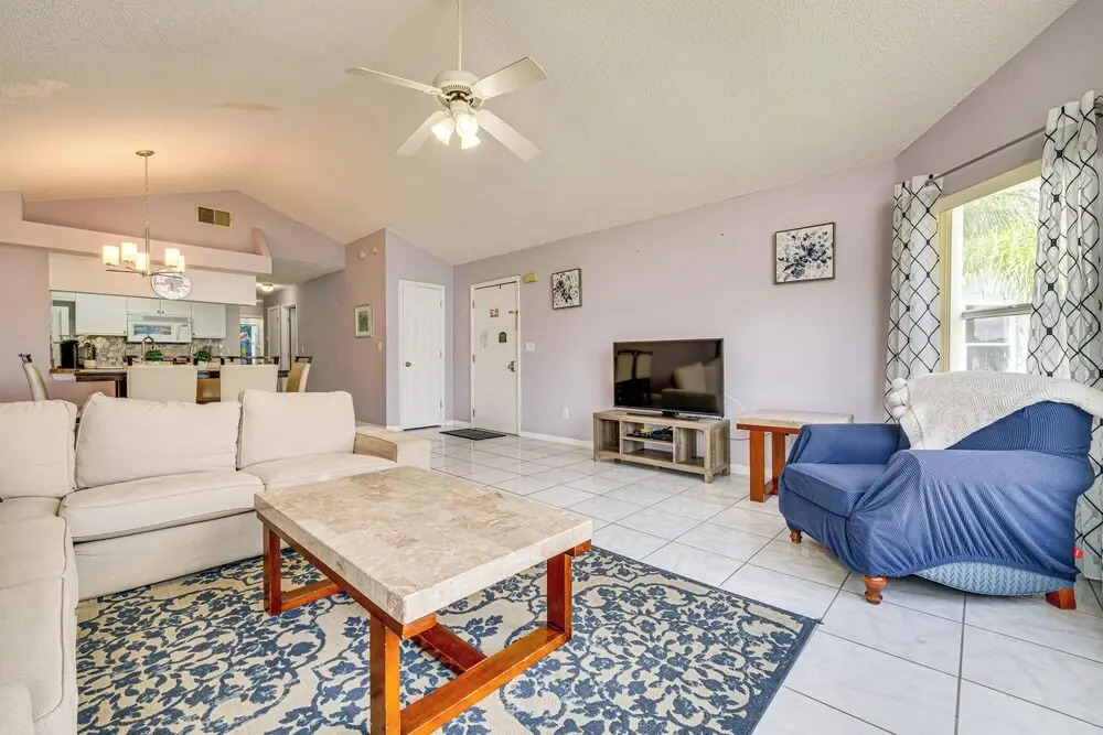 4 Mi to Wdw: Condo w/ Family-friendly Perks!
