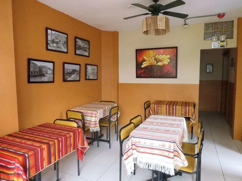 Dreamkapture Hostel close to the airport and bus terminal
