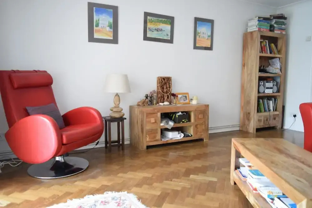 2 Bedroom House Near Canary Wharf