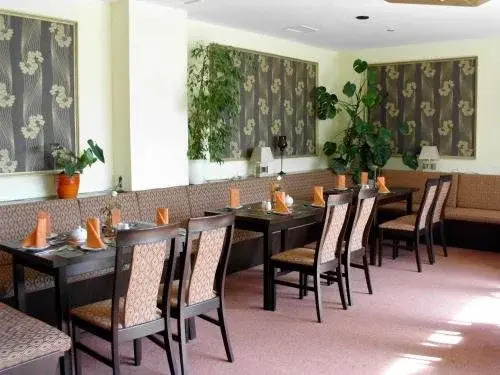 Mucha OHG Hotel Sembziner Hof