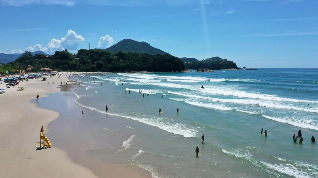 Cobertura 3 Suítes - Decorada 350 metros da Praia Grande Ubatuba