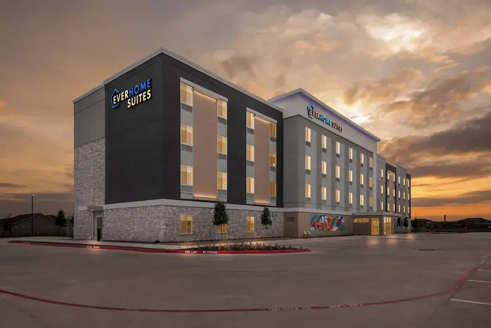 Everhome Suites Bastrop by Choice Hotels