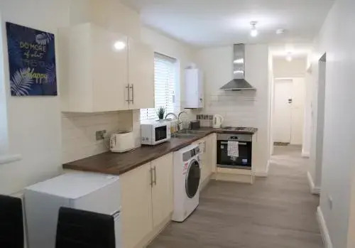 Gorgeous ground floor apartment + free parking