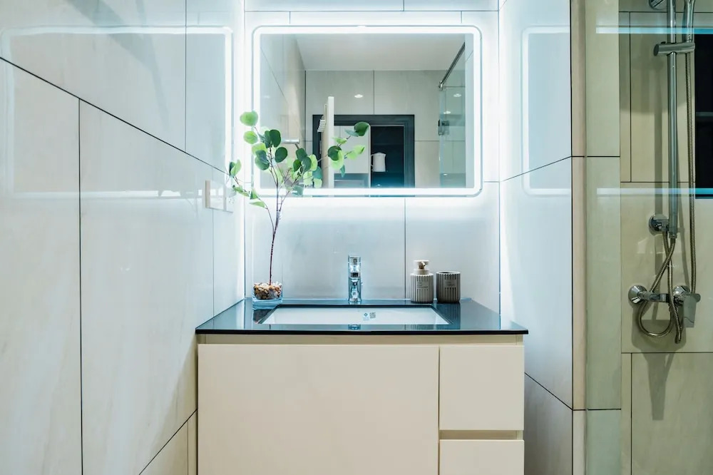 Charming balcony studio in Title Legend