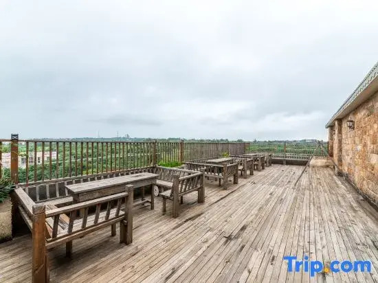 Beihai Weizhou Island Lanwan Art Hotel