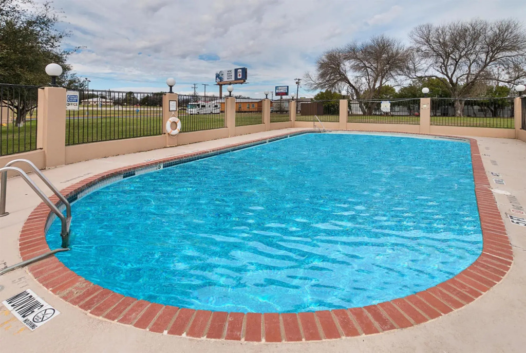 Motel 6 Waco, TX
