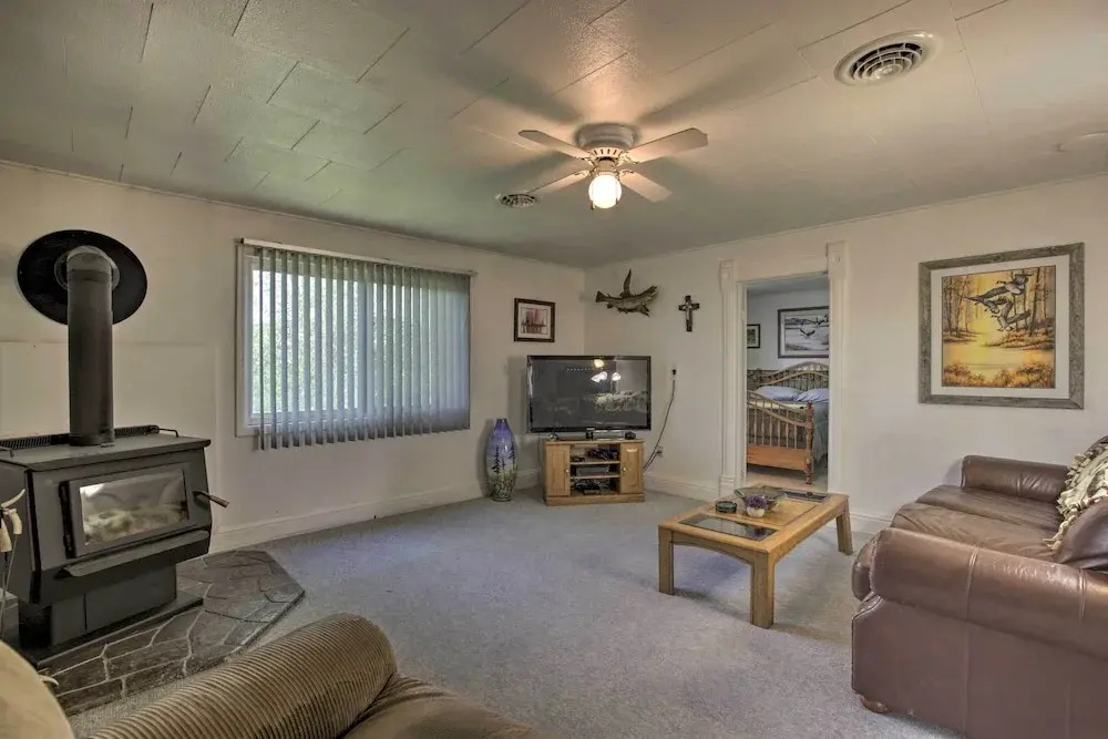 Walkable Ten Sleep House w/ Patio & Sunroom!