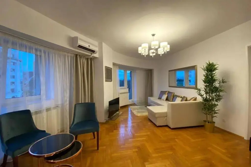 New Luxury Flat in front of the Parliament at Unirii
