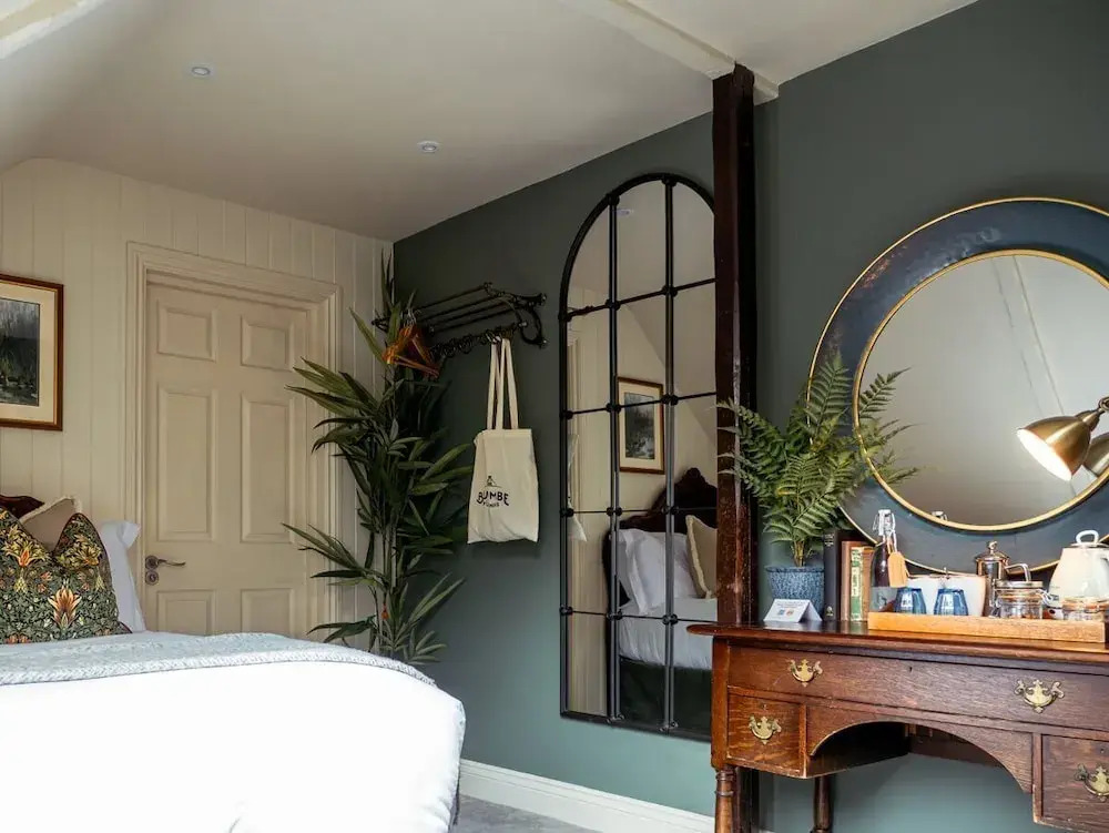 High Corner Inn