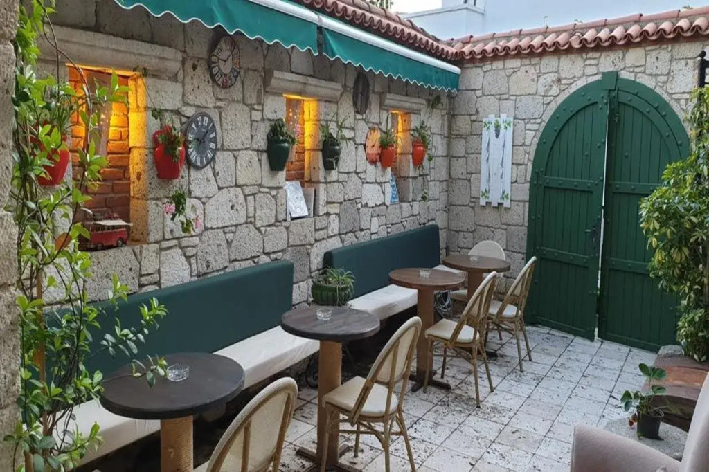 128A Hotel