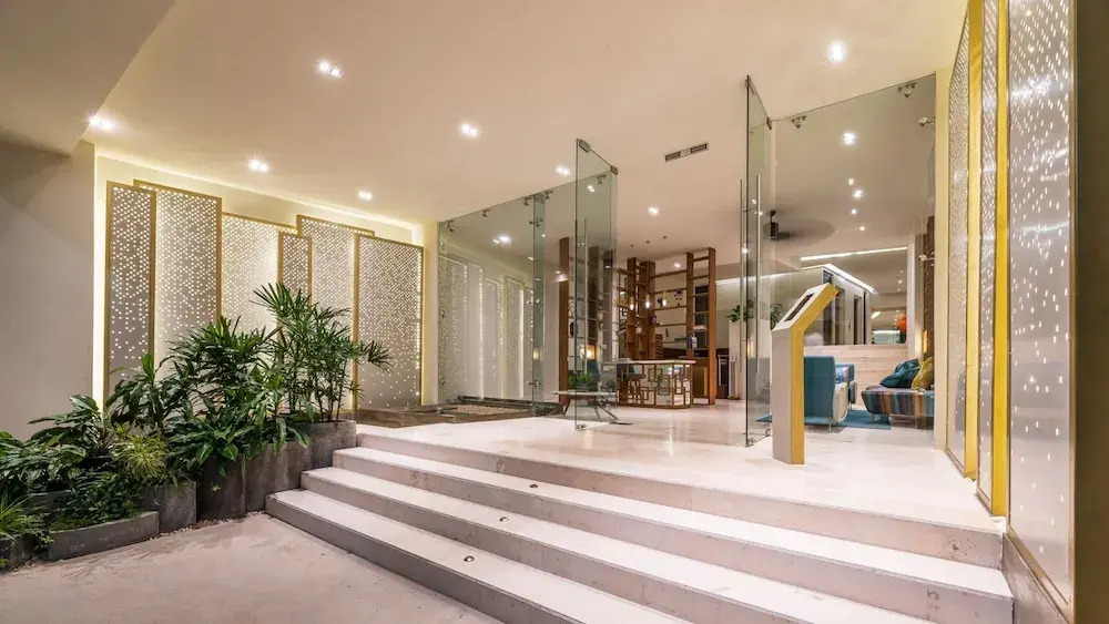 Cozy 1 BR apartment steps away from the Beach by Happy Address