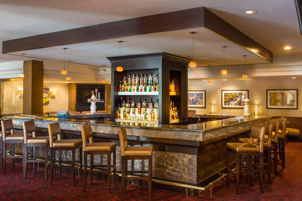 DoubleTree by Hilton New York-LaGuardia