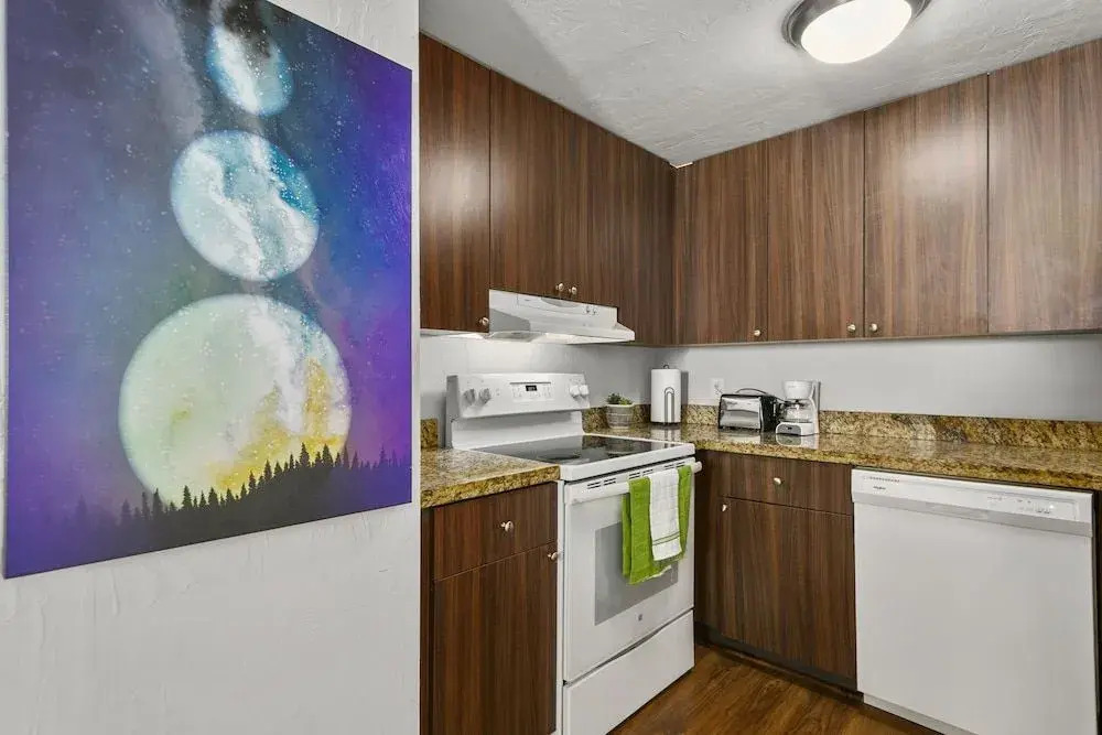 2 Bedroom Deluxe Apt on Collins Ave