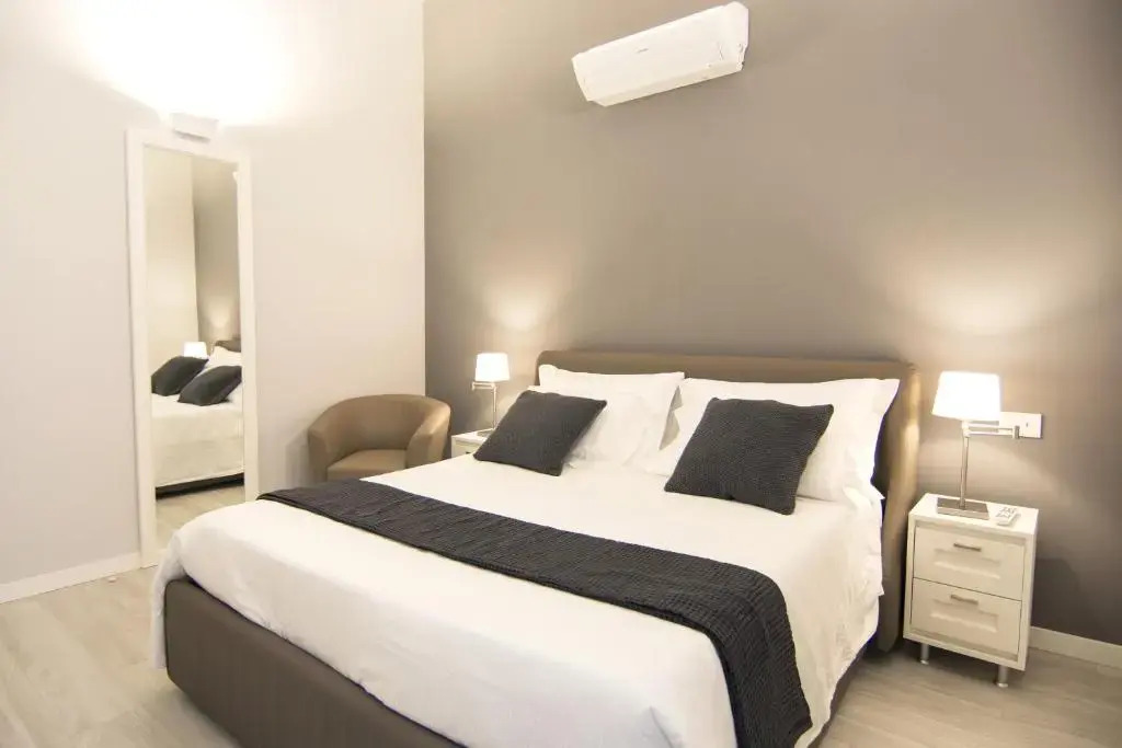 LA QUADRA SUITES - The super central apartments in Iseo, with daily housekeeping included