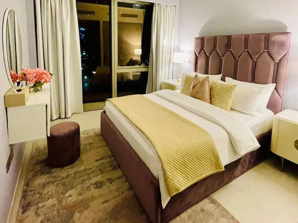 Direct Burj Khalifa View I Minutes Walk to Dubai Mall I Stunning Fountain Views I One Lux Stay Grande Signature Residence