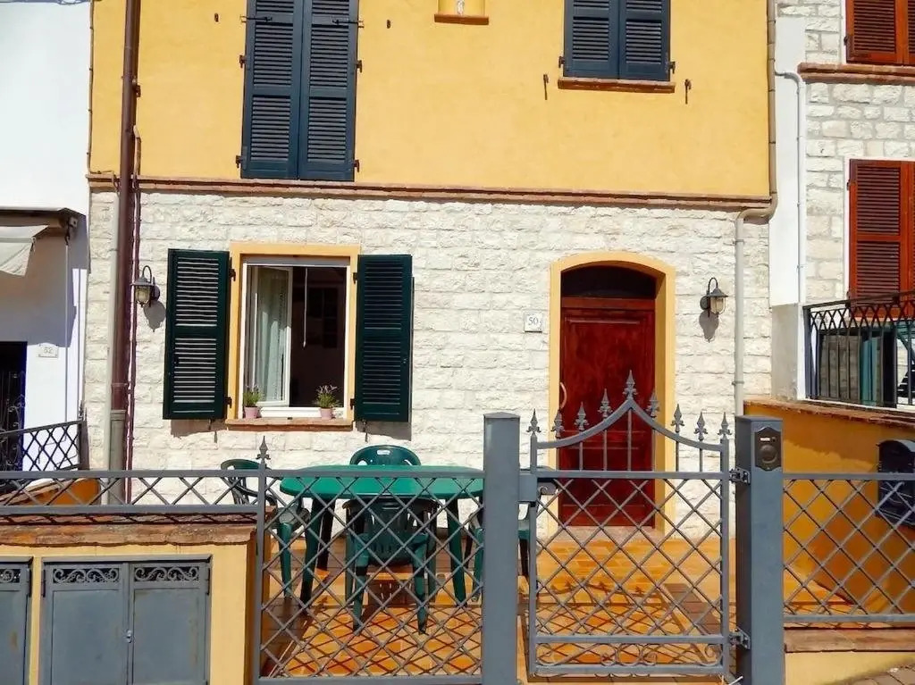 S170 - Sirolo, delizioso trilocale con corte