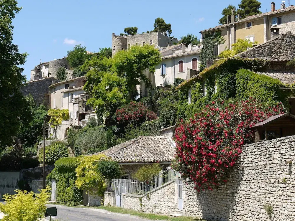 Cozy Villa in Menerbes with Swimming Pool