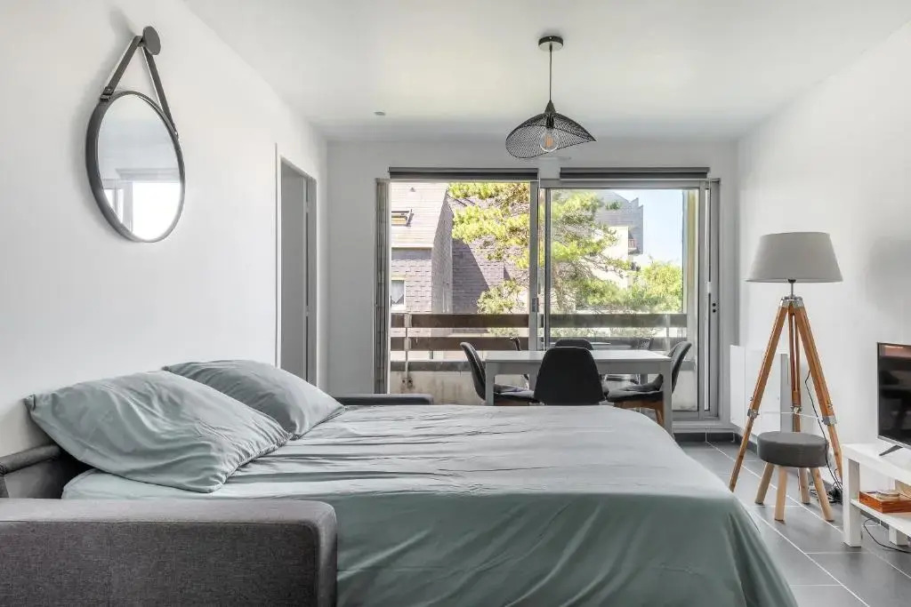 Appt Lumineux - Avec Balcon a 400m de la Plage