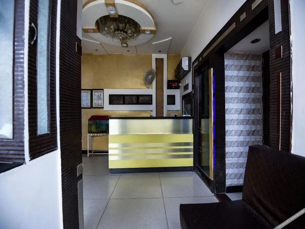 Hotel Alpine Inn by OYO
