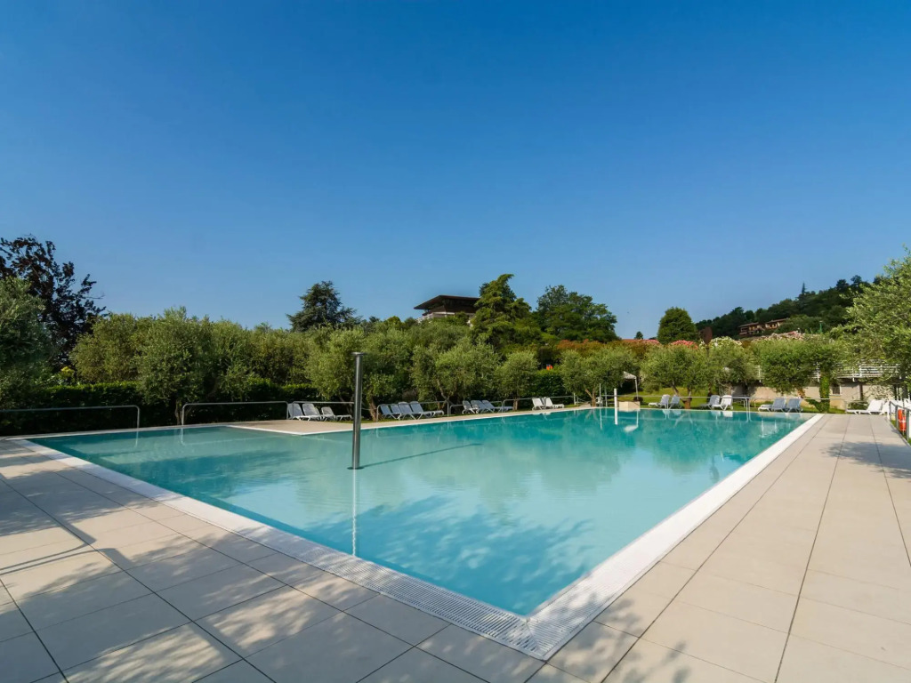 Serene Apartment in Manerba Del Garda with Pool