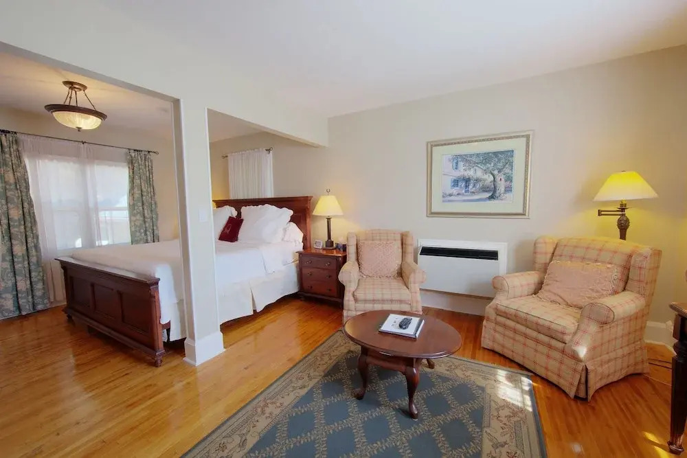 The Woodlawn Inn