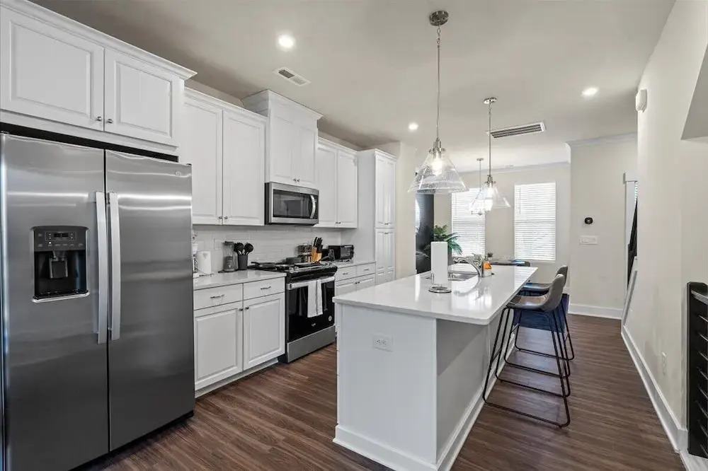 Luxe King 4BR Townhouse with Rooftop in Uptown CLT