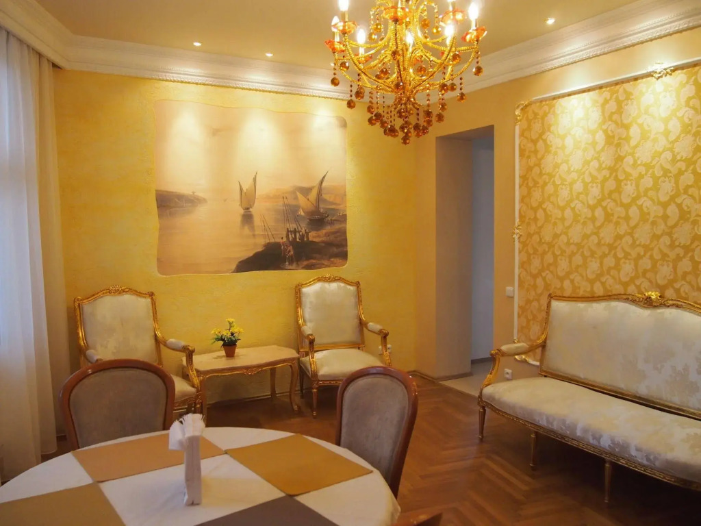 Lira Apartments