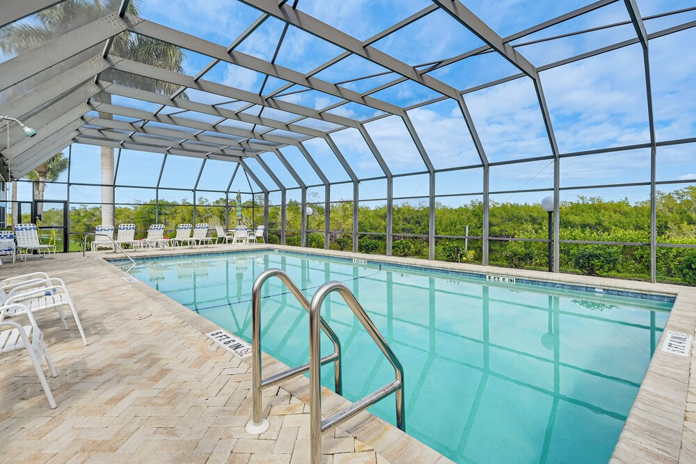 Pool Access! Retreat 6 Mi to Marco Island Beach