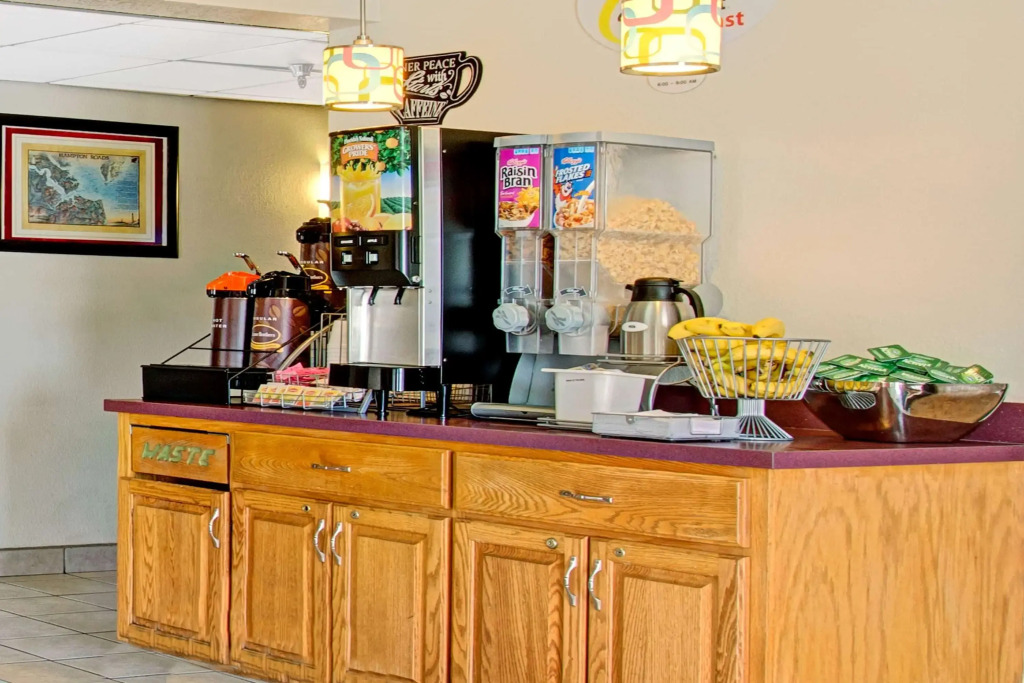 Super 8 by Wyndham Newport News/Jefferson Ave