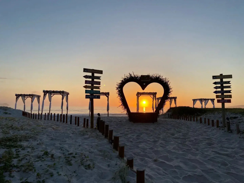 Pier Beach Club