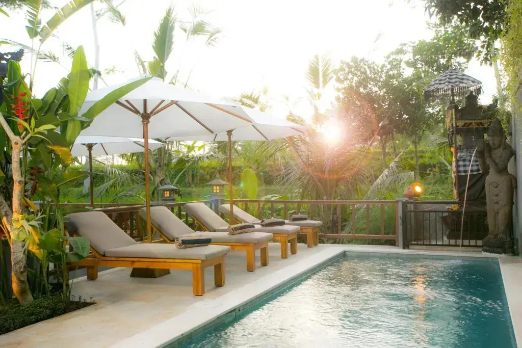 Pesantian Villa and Warung