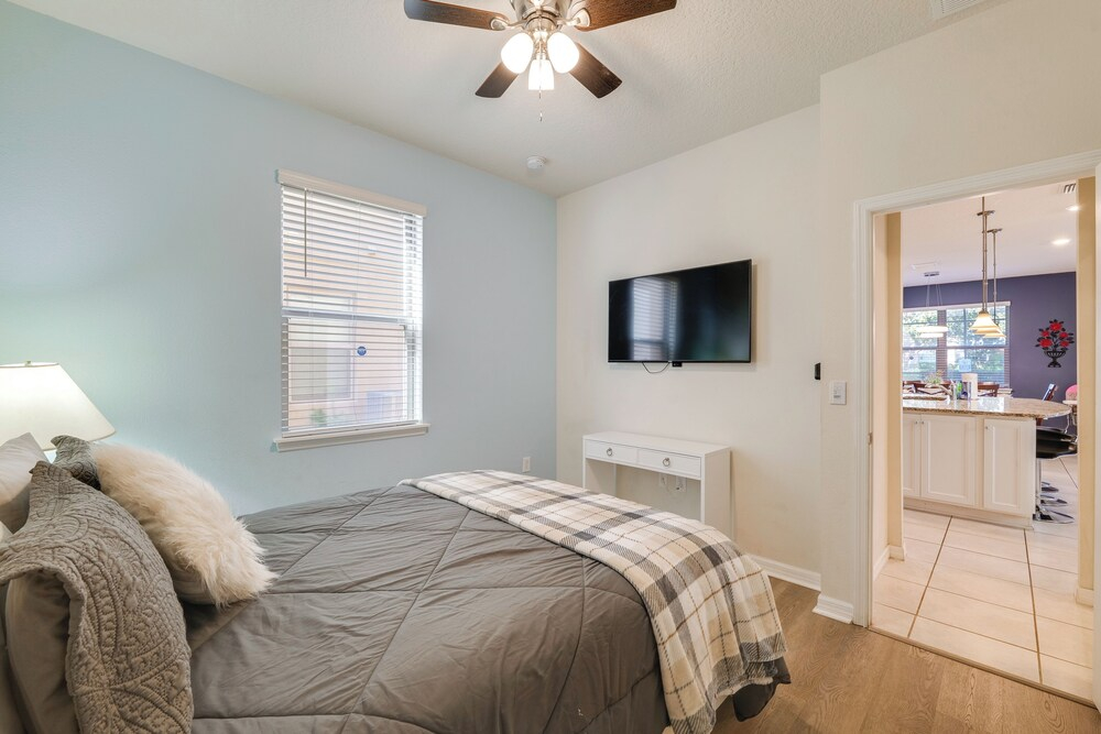 Heated Pool & Theater: Solterra 5BR Home Near WDW