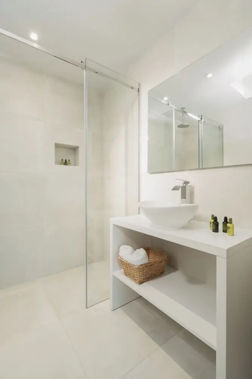 White Cliff Luxury Suites