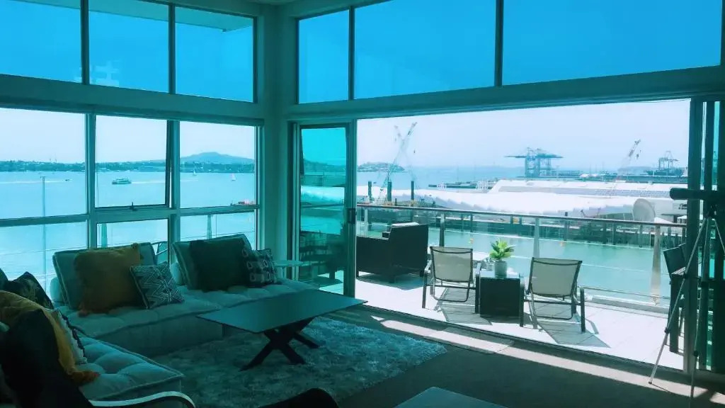 All New Lux Panoramic Sea-view Penthouse on Princes Wharf