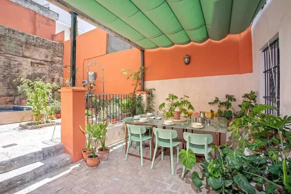Unique Sevillian House with Pool. Casa Tintes