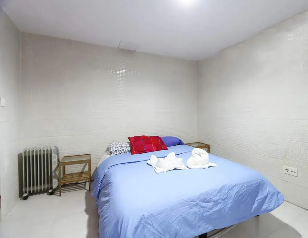 Estudio/Duplex en bajos y pequeño patio int en Puerta del Angel AZBC2