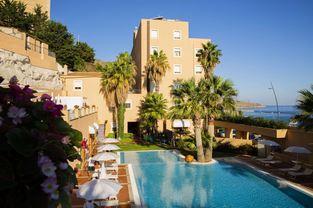 Hotel Punta Nord Est