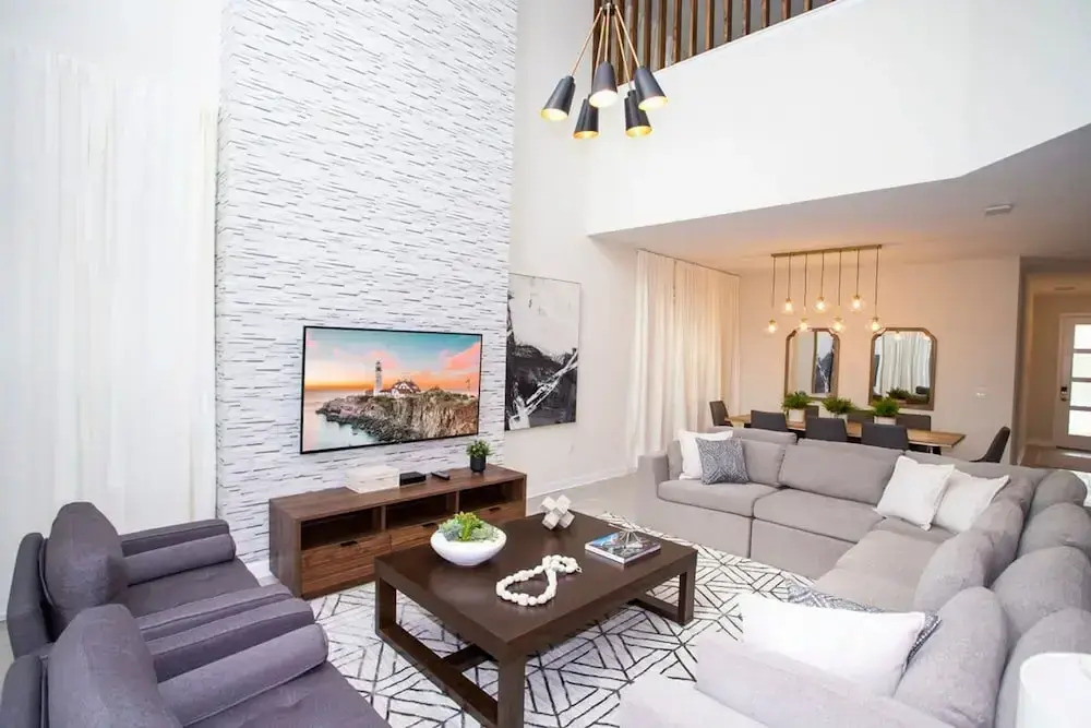 Stunning 5BR Home - Your Dream Getaway