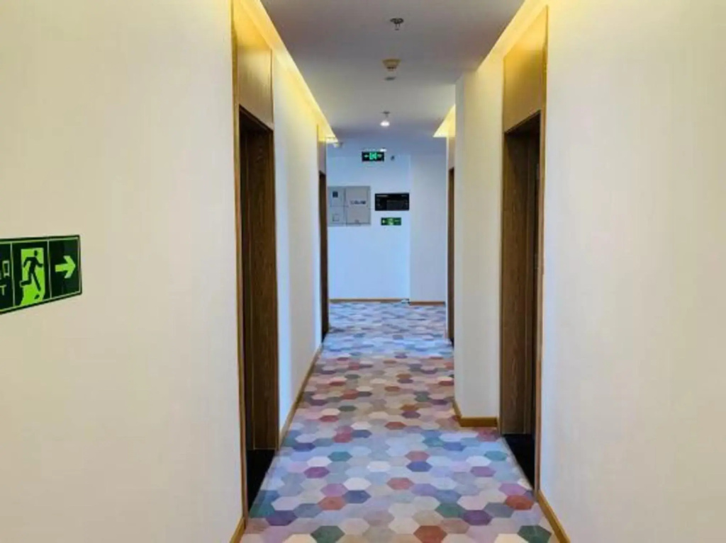 Yilkeai Hotel (Beijing Changping subway station University Town store)