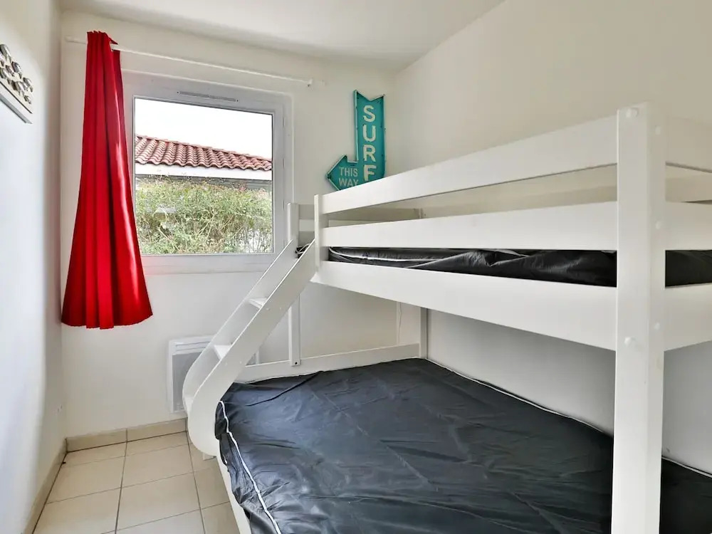 Stylish Villa in Parentis-en-born