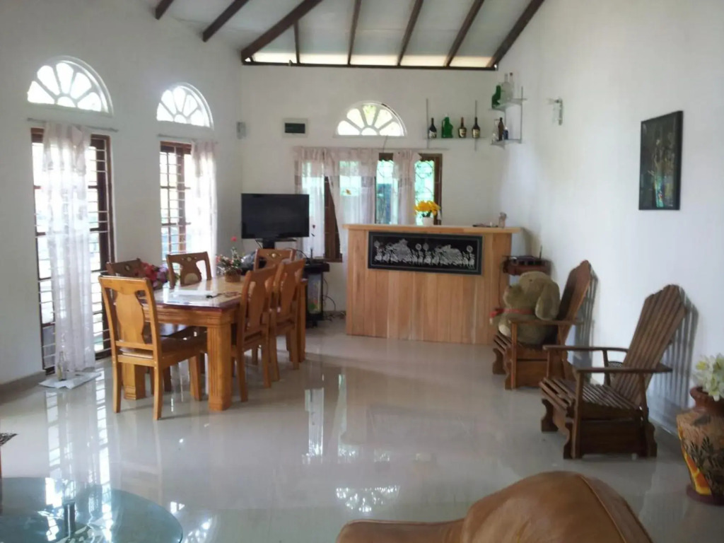 Savee Village Inn