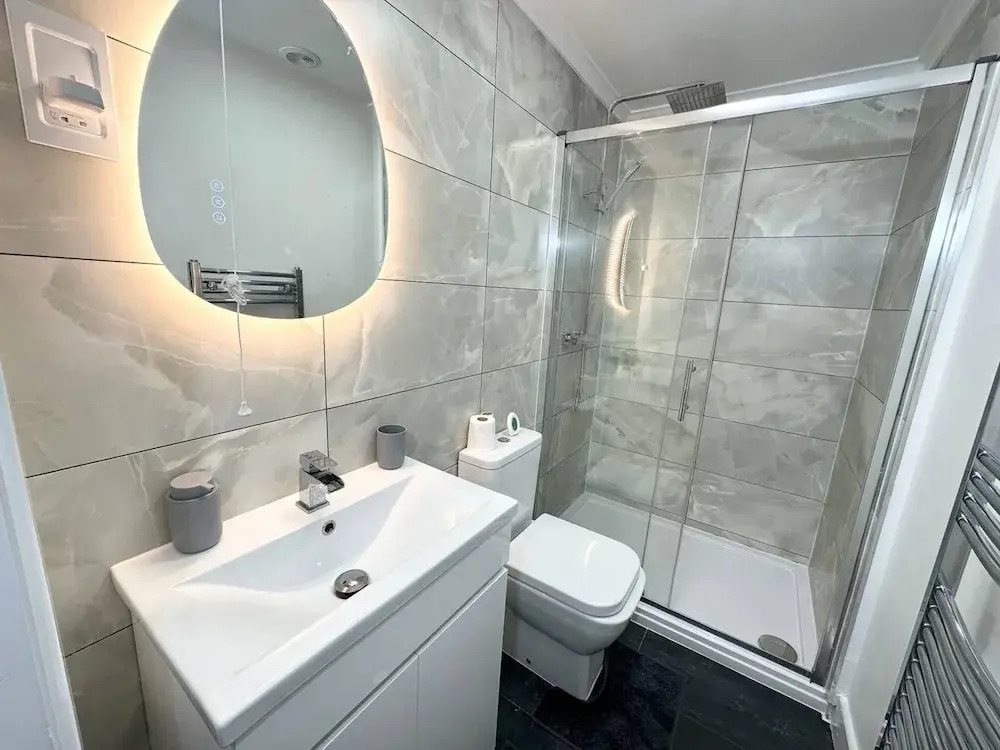 Southsea 5-bed Seaside Retreat- Sleeps 11 & Garden