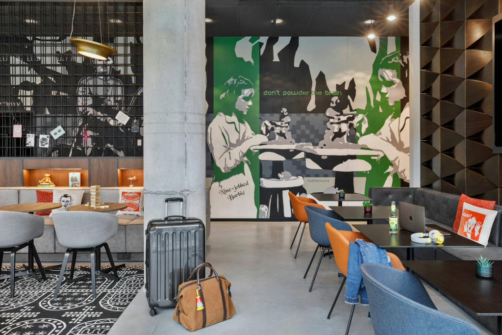 Отель Moxy Kaunas Center