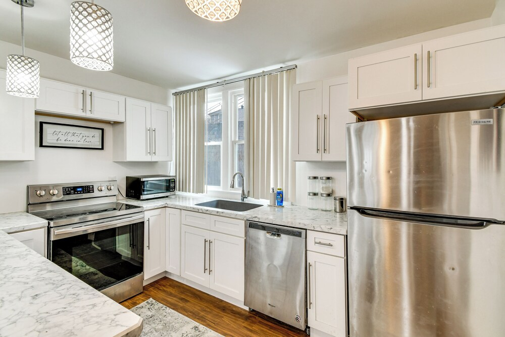 Explore Rochester! Charming Home 1 Mi to Downtown